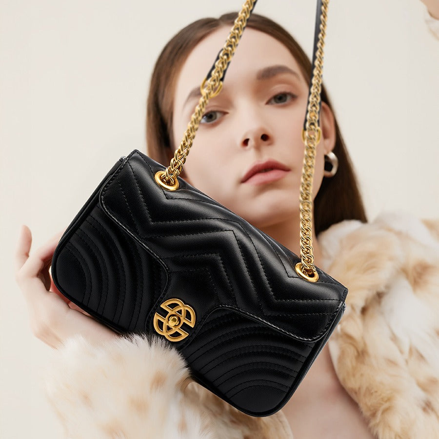 2025 Strictly selected leather women's bags, niche one-shoulder messenger bags popular new autumn and winter Xiaoxiangfeng bags, love diamond chain