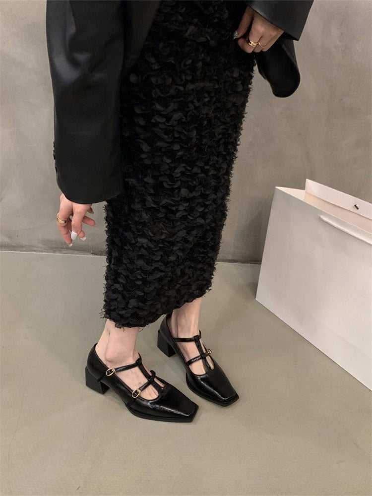 2025 British small leather shoes thick heel single shoes shallow mouth square head high heels women's popular winter Mary Jane shoes