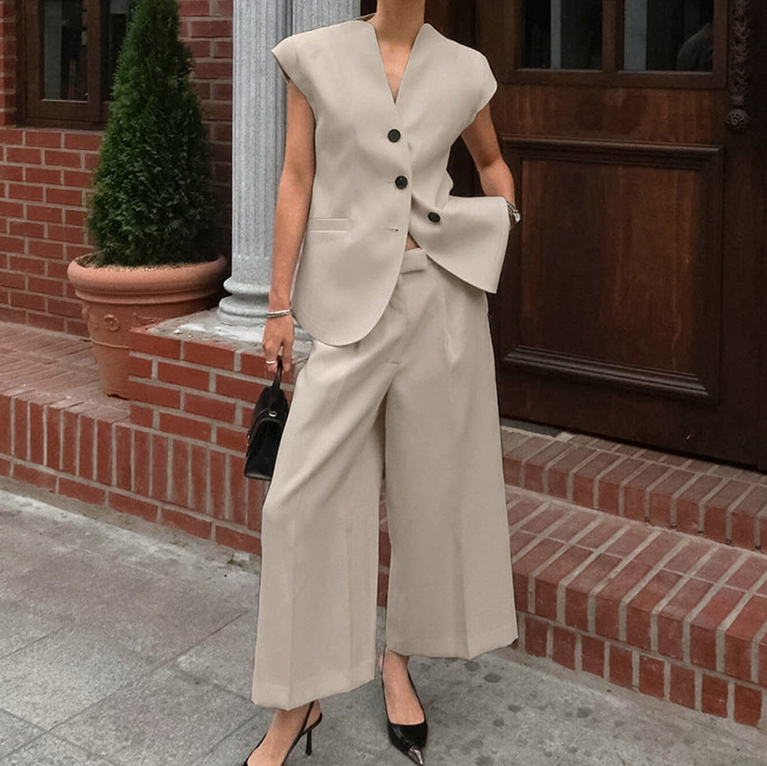 2025 Spring and summer retro temperament khaki V-neck sleeveless suit high waist vest trousers fashion casual suit women's clothing