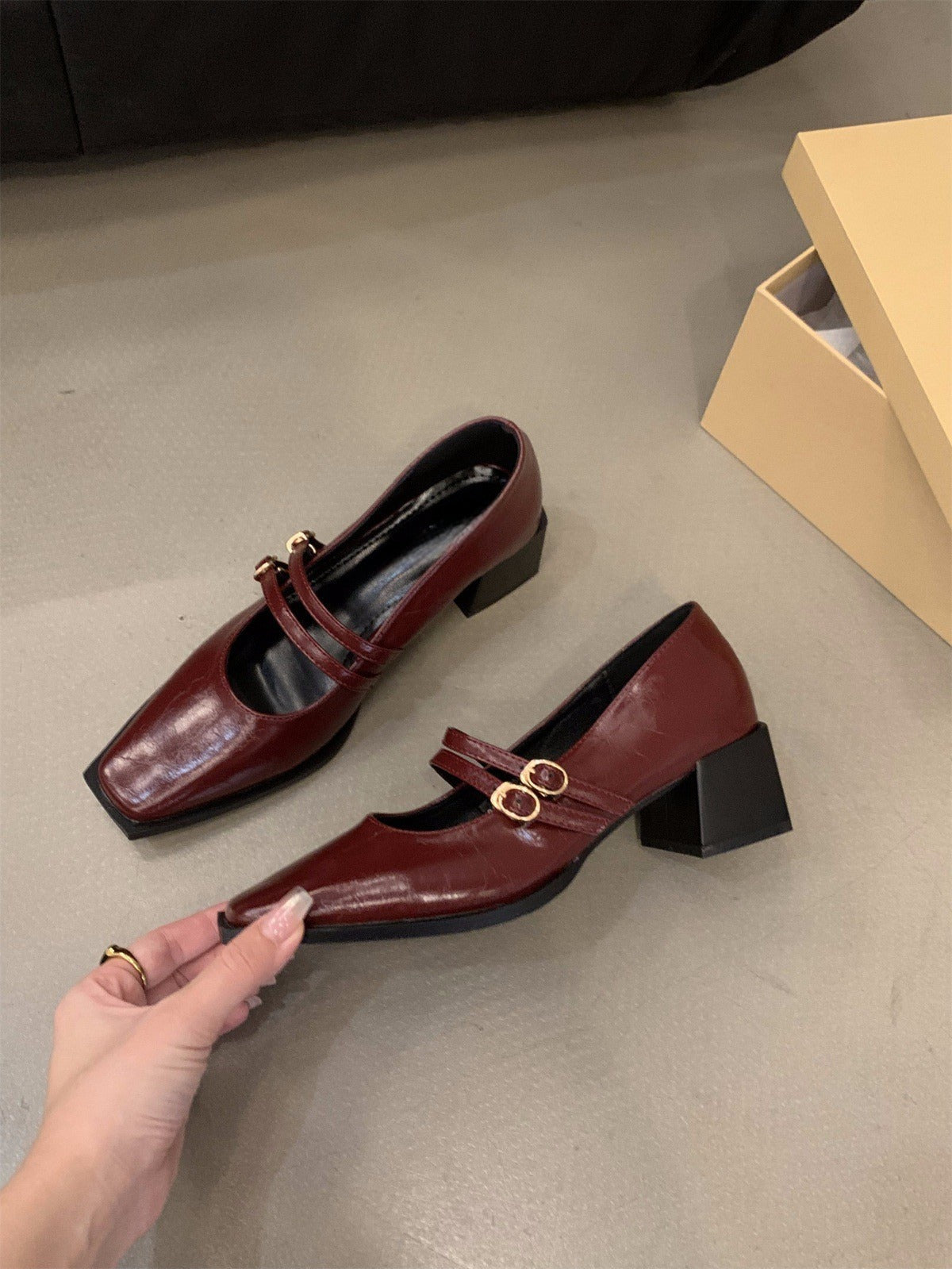 2025 High-heeled red Mary Jane small leather shoes women's shoes popular new autumn and winter retro temperament evening shoes