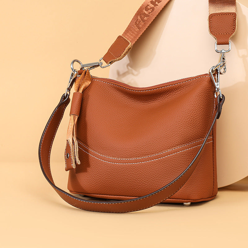 2025 Bucket bag women's leather large-capacity casual shoulder bag fashionable versatile commuter bucket bag autumn and winter new leather women