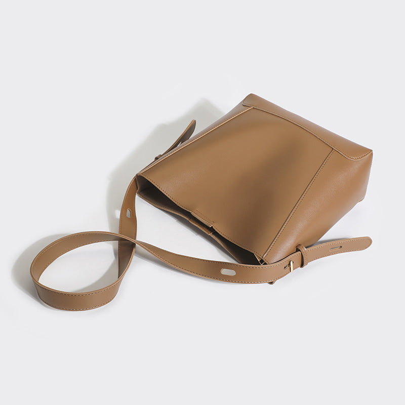 2025 Women's bag popular new spring bucket bag niche texture bag shoulder messenger bag large capacity commuter handbag