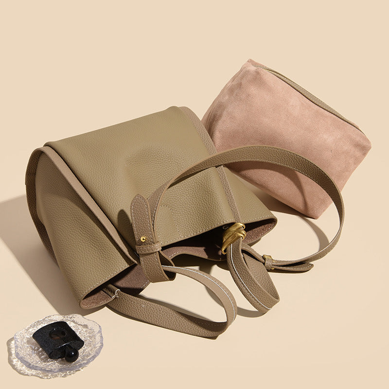 2025 Bucket bag popular new fashion small handbag simple versatile soft leather shoulder bag autumn and winter high-end bag women