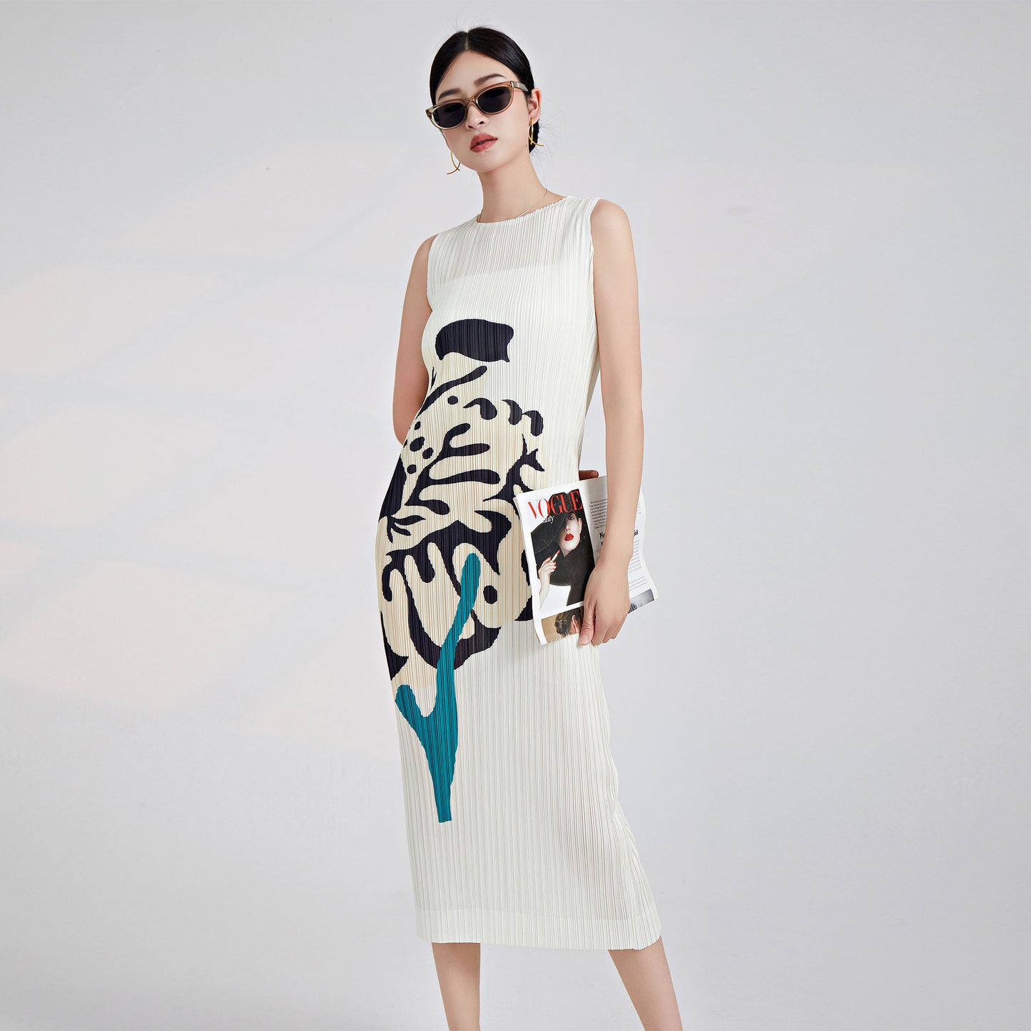 Japanese dress women's summer new counter temperament round neck sleeveless printing high-end pleated long skirt