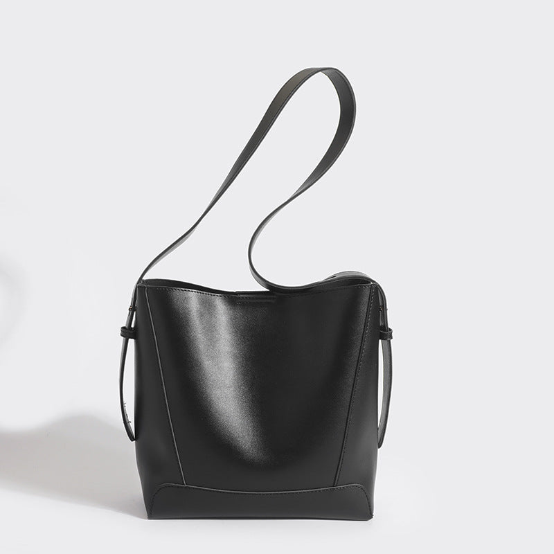 2025 Women's bag popular new spring bucket bag niche texture bag shoulder messenger bag large capacity commuter handbag