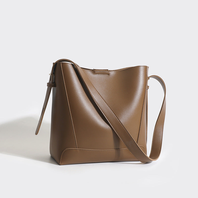 2025 Women's bag popular new spring bucket bag niche texture bag shoulder messenger bag large capacity commuter handbag