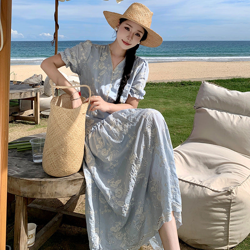 2025 heavy industry V-neck embroidered bubble sleeve dress women's summer new high-end seaside vacation floral dress