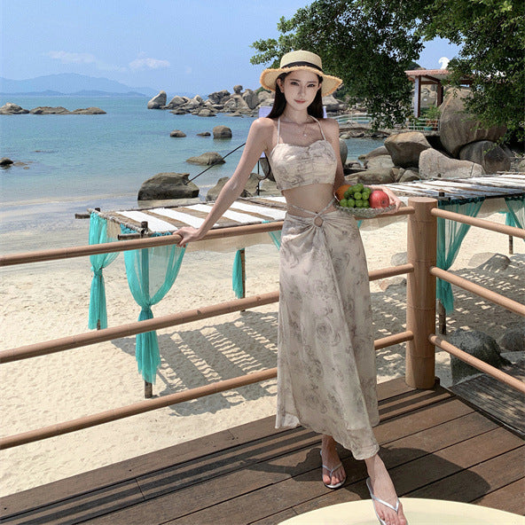 2025 Seaside vacation wind waist suit skirt summer gentle and elegant suspender top high waist skirt with a whole set of women
