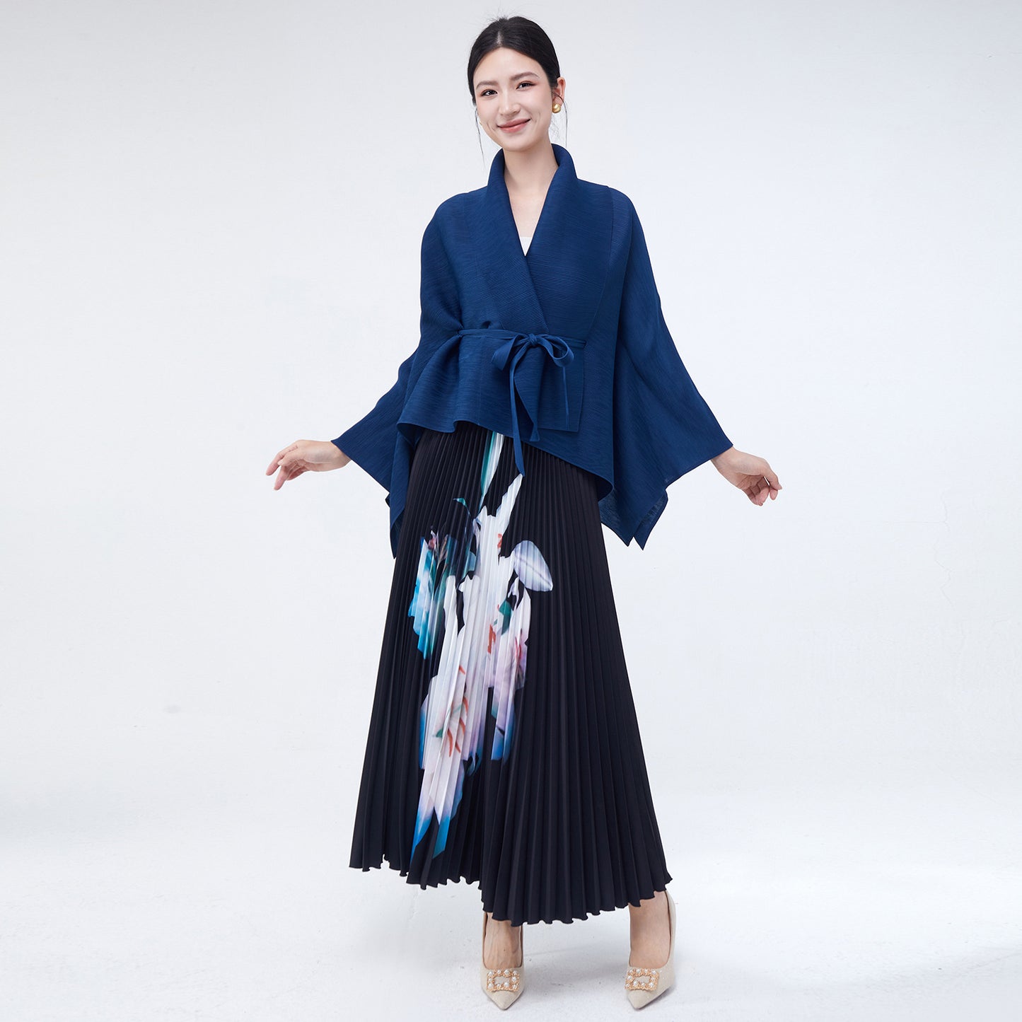 Factory direct sales can change the picture and size, fashion suit women's clothing two-piece set, high-quality pleated shawl jacket skirt