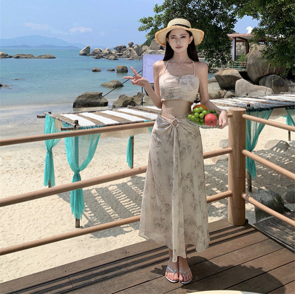 2025 Seaside vacation wind waist suit skirt summer gentle and elegant suspender top high waist skirt with a whole set of women