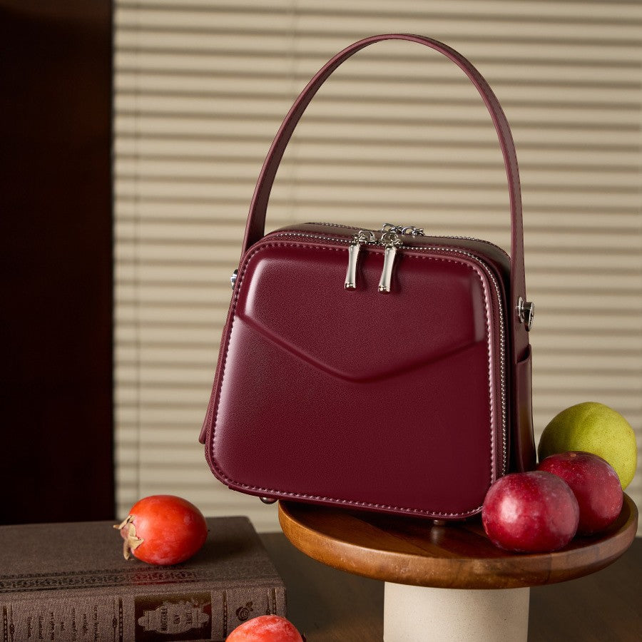 2025 Portable eaves bag, light commuter small square bag popular autumn and winter new casual texture shoulder messenger bag