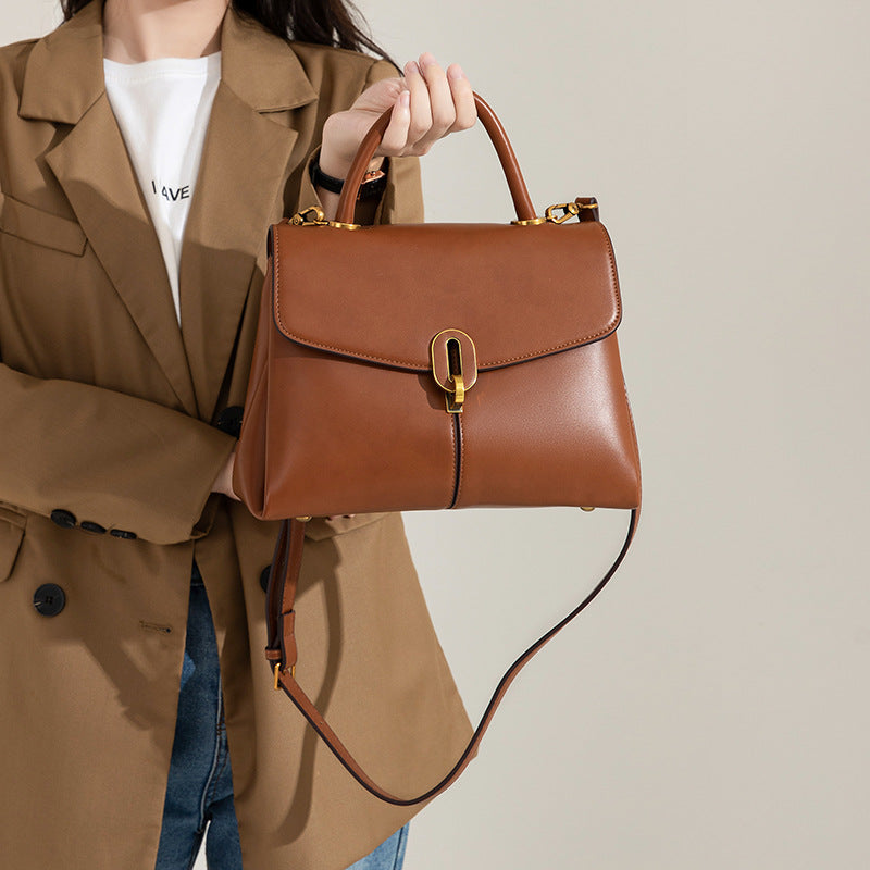 2025 Bag popular New Summer Fashion One Shoulder Niche Design Simple Commuter Bag PU Versatile Portable Women's Messenger Bag