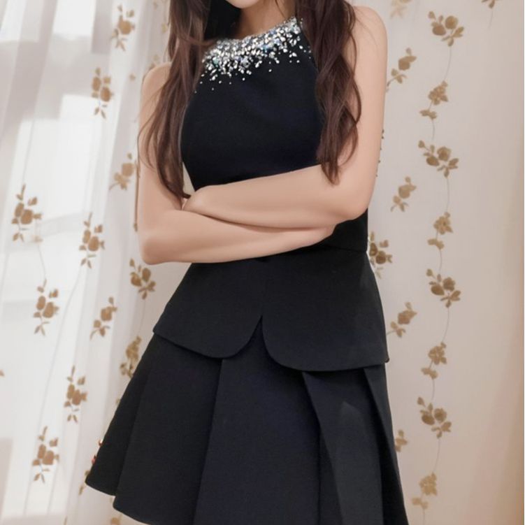 Design sense niche handmade sequined neck dress pure desire style Spice girl pleated princess dress women L4003