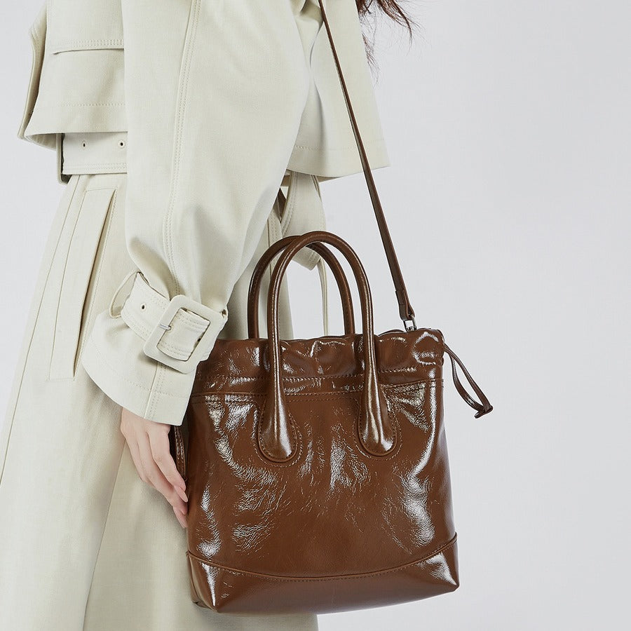 2025 Wandering bag popular new autumn and winter high-end wrinkled tote handbag niche drawstring chain shoulder messenger bag