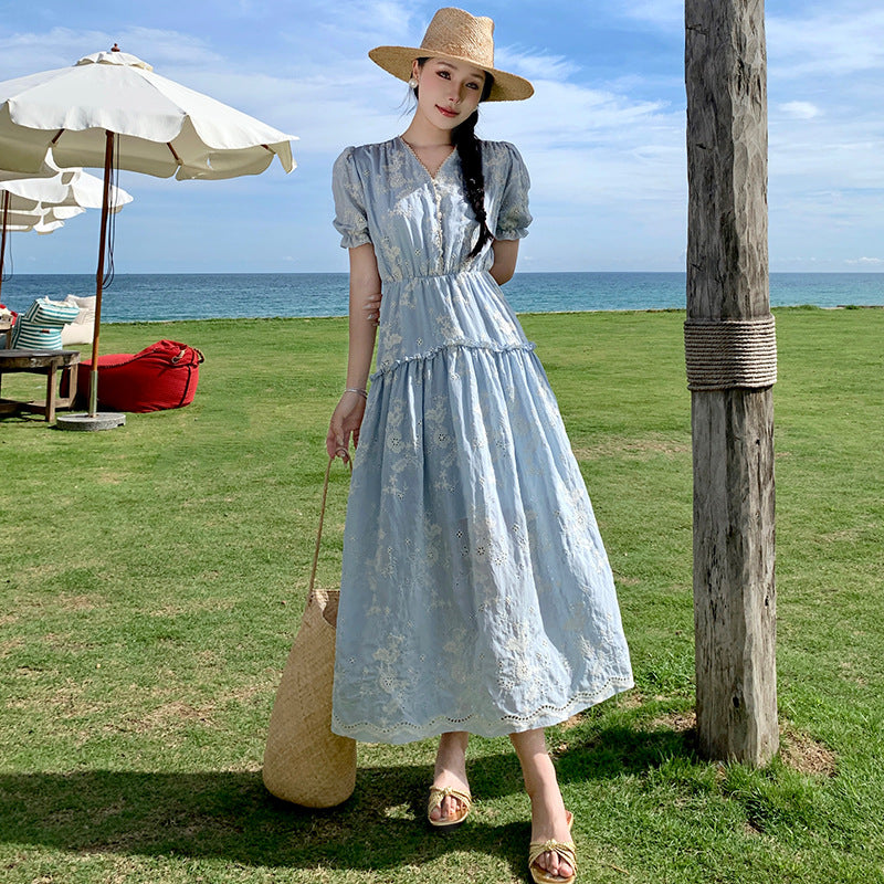 2025 heavy industry V-neck embroidered bubble sleeve dress women's summer new high-end seaside vacation floral dress