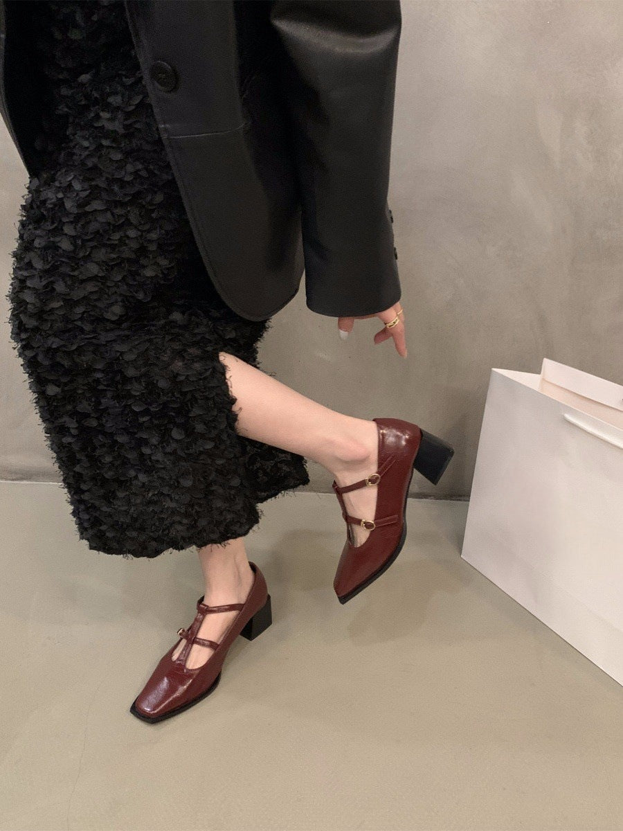 2025 British small leather shoes thick heel single shoes shallow mouth square head high heels women's popular winter Mary Jane shoes