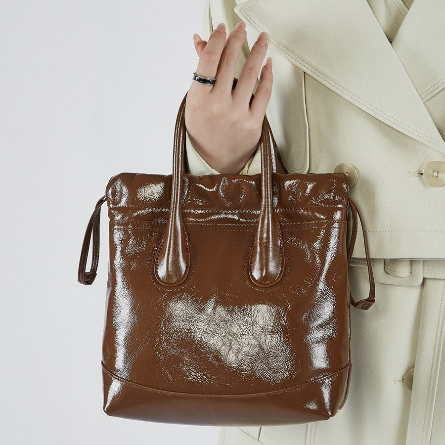 2025 Wandering bag popular new autumn and winter high-end wrinkled tote handbag niche drawstring chain shoulder messenger bag