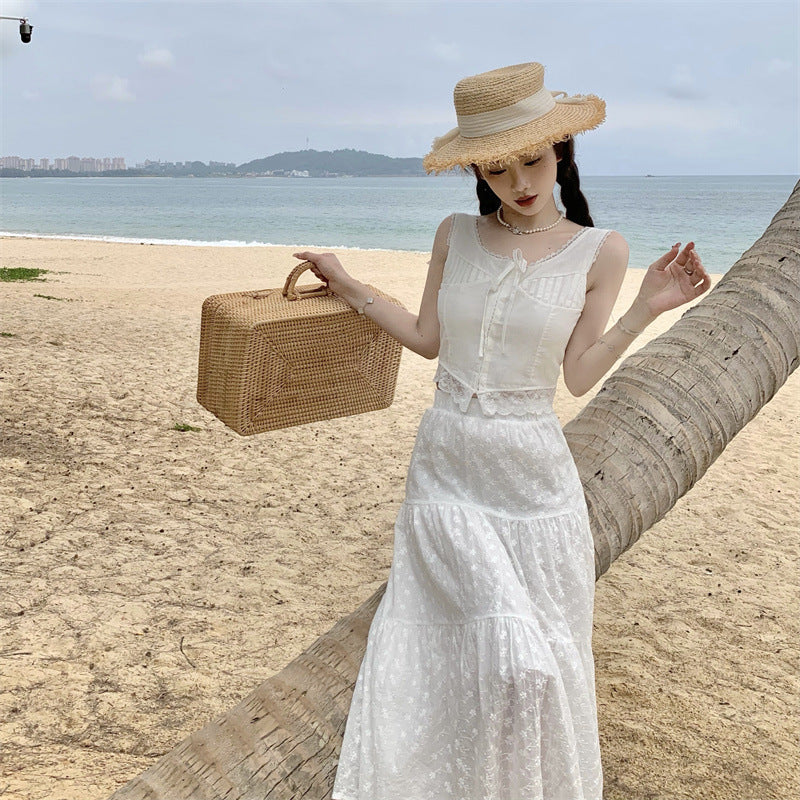 2025 Pure little white flower suspender top skirt women's summer heavy industry lace suspender skirt embroidered skirt white dress