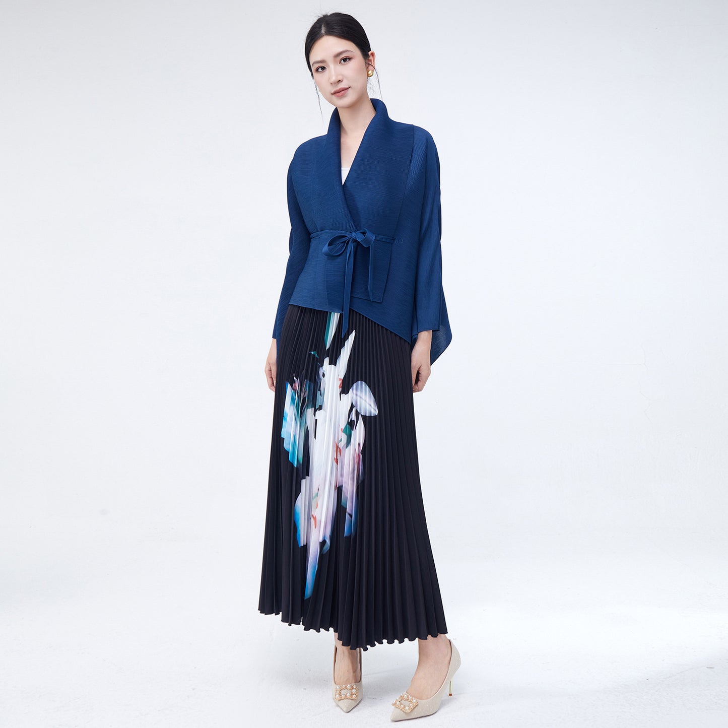 Factory direct sales can change the picture and size, fashion suit women's clothing two-piece set, high-quality pleated shawl jacket skirt