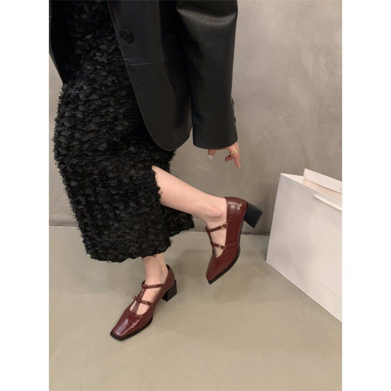 2025 British small leather shoes thick heel single shoes shallow mouth square head high heels women's popular winter Mary Jane shoes