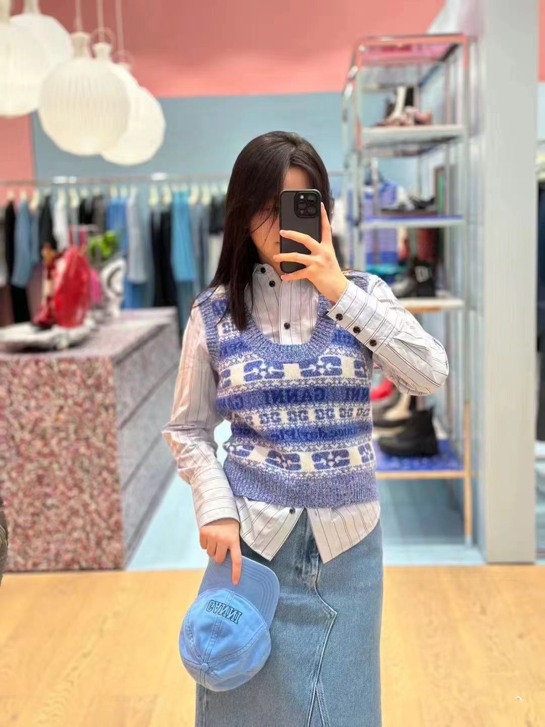 2025 Women's sweater vest autumn and winter new classic inlaid U-neck mixed color loose knitted vest women's pullover vest