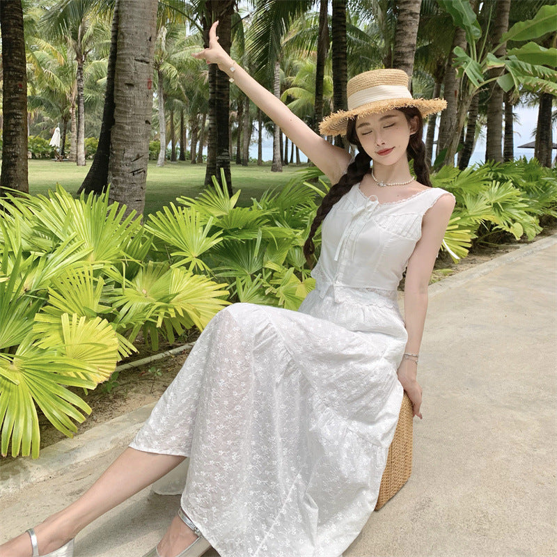 2025 Pure little white flower suspender top skirt women's summer heavy industry lace suspender skirt embroidered skirt white dress