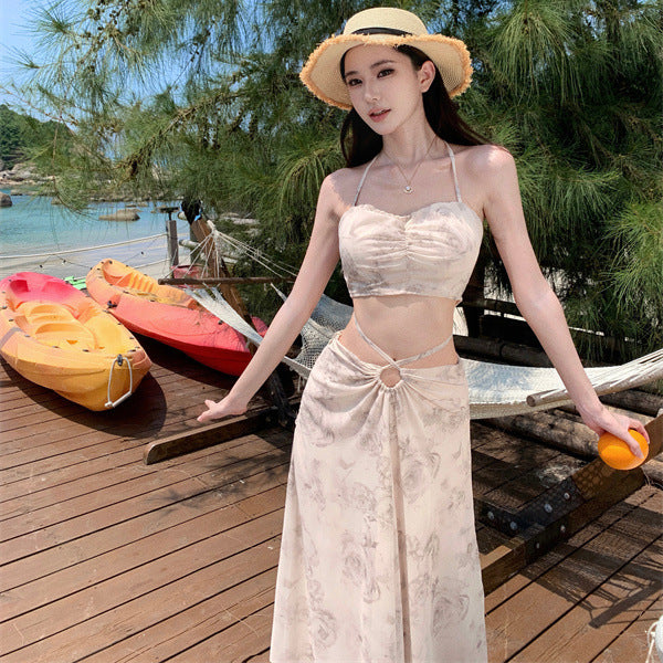 2025 Seaside vacation wind waist suit skirt summer gentle and elegant suspender top high waist skirt with a whole set of women