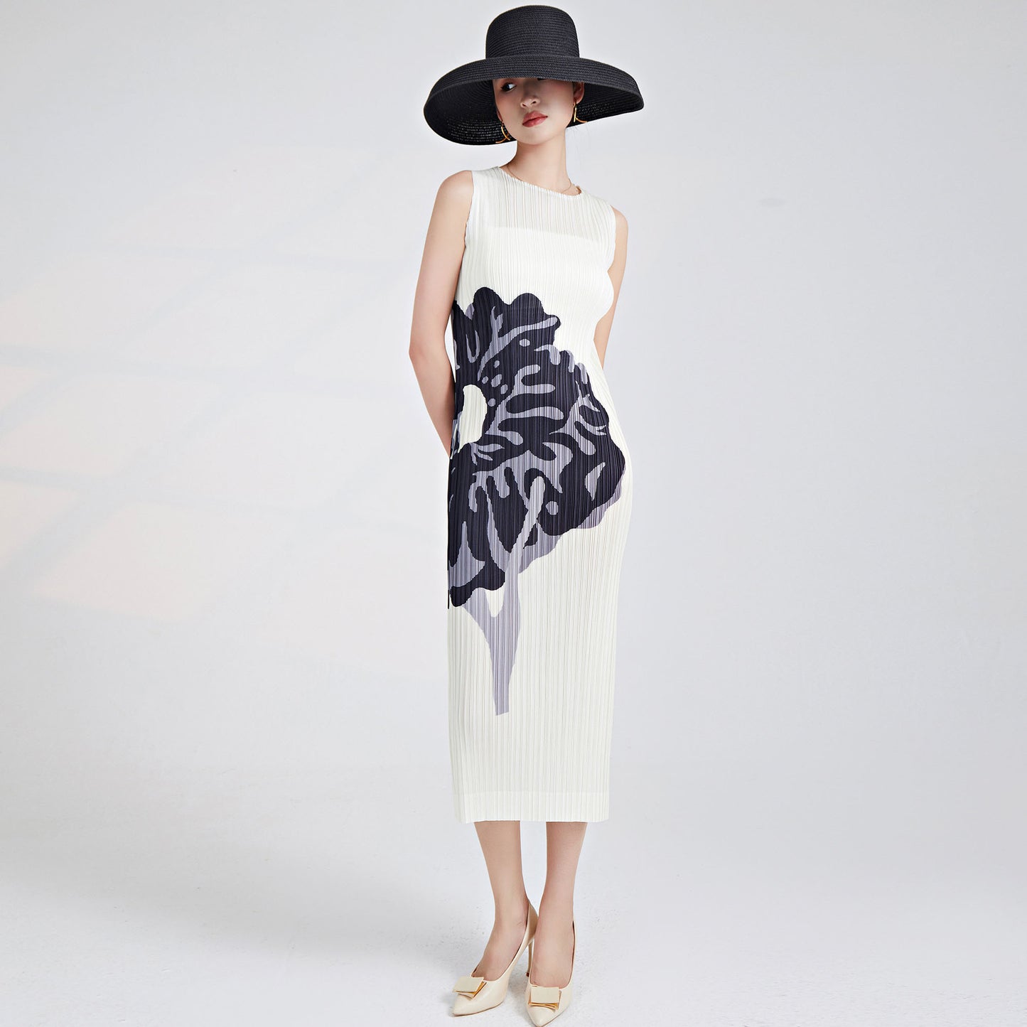 Japanese dress women's summer new counter temperament round neck sleeveless printing high-end pleated long skirt