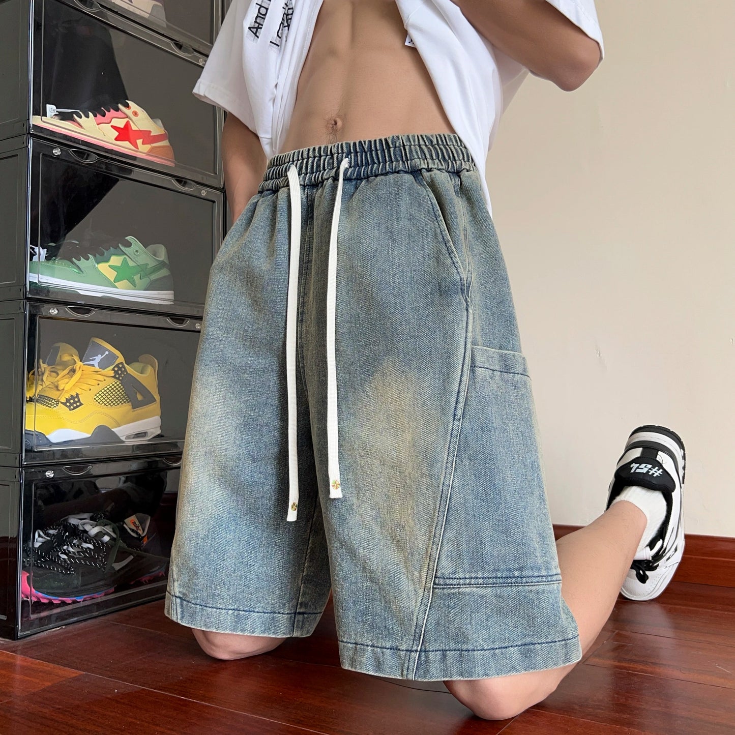 sanyamk Korean Style Vintage Men's Big Pockets Shorts Summer Male Wide Leg Knee Length Short Pants 2024 New Washed Fashion Denim Trouser