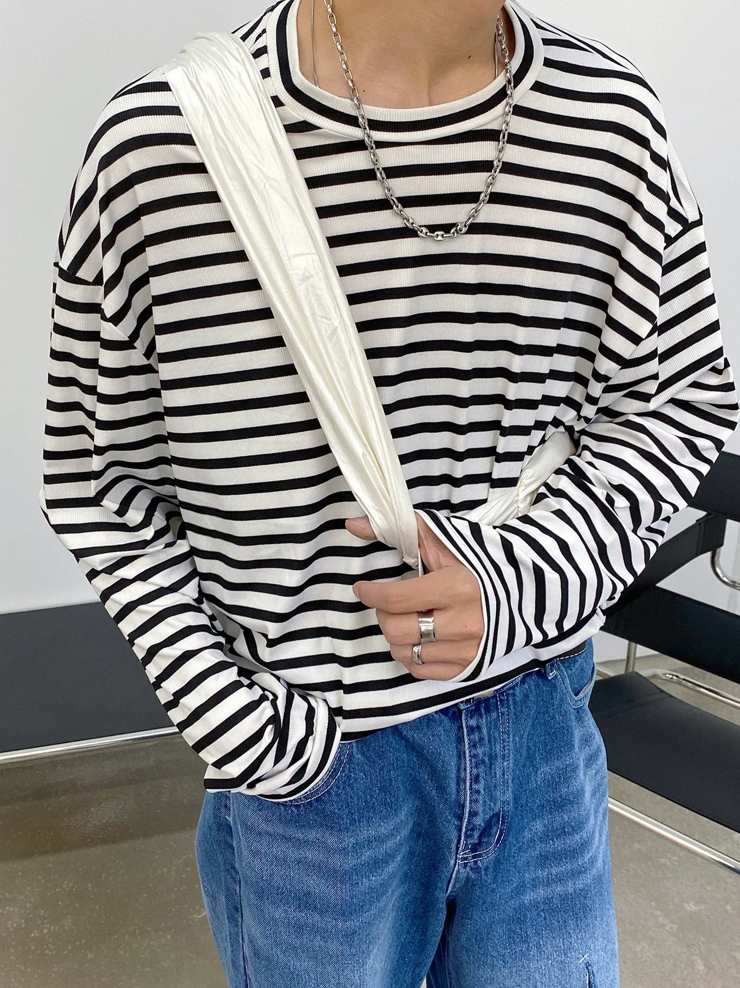 Bonsir - Crew Autumn Neck Stripe Long Sleeve Men's T-shirt New Loose Tide Bottomed Tops Couple Pullover Cloth Black White Y2252
