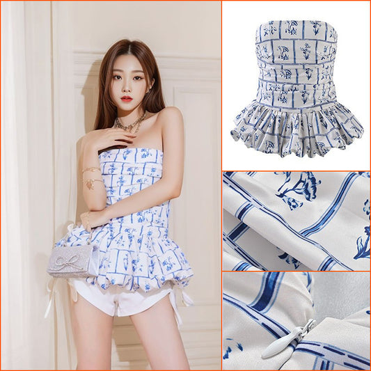 [Blue and white porcelain] Elegant and gentle temperament white blue flower one-word shoulder tube top versatile short thin L4012