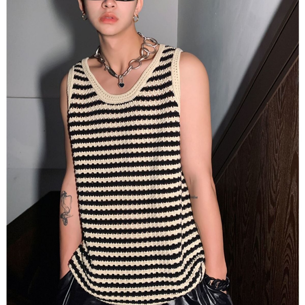 Bonsir  Autumn New Striped Sweater Vest Men O-Neck Casual Loose Retro Black and White Striped Couple Knitted Vest Harajuku Sweater